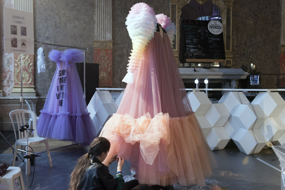 VIKTOR & ROLF - FASHION STATEMENTS - La couture